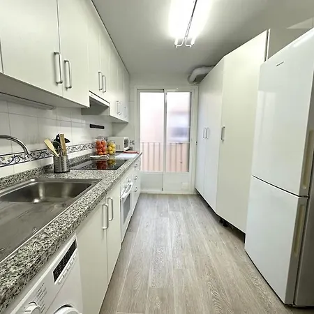Piso En Zona Centro Con Parking Gratis דירה